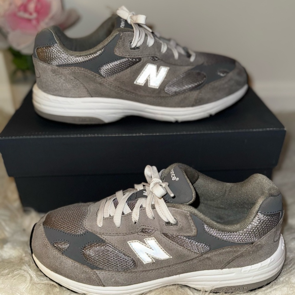 NEW BALANCE 993 Sz:7 Big Kids. Great condition, authentic, comes with/box - Picture 7 of 12